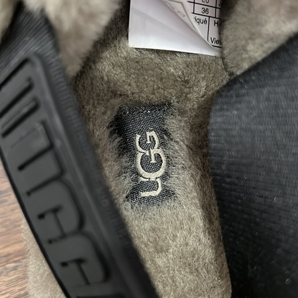 NEW Ugg Super Fluff Slipper - Size 5 - Olive Green - Picture 5 of 8